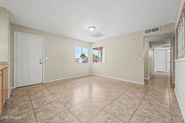 5641 W VOGEL Avenue, Glendale, AZ 85302