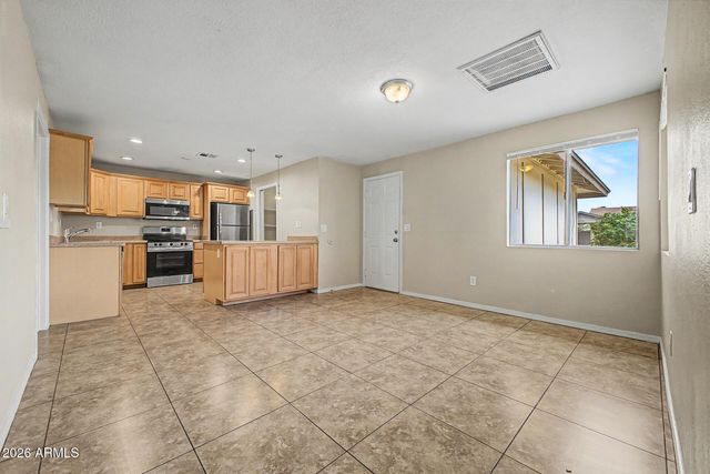 5641 W VOGEL Avenue, Glendale, AZ 85302