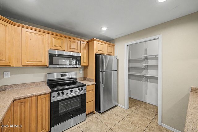 5641 W VOGEL Avenue, Glendale, AZ 85302