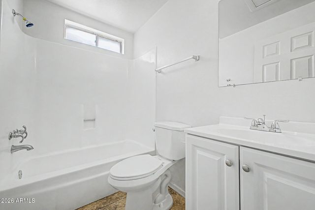 5641 W VOGEL Avenue, Glendale, AZ 85302