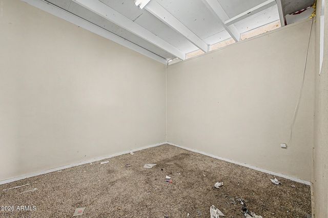 5641 W VOGEL Avenue, Glendale, AZ 85302