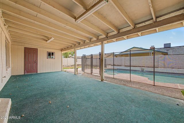 5641 W VOGEL Avenue, Glendale, AZ 85302