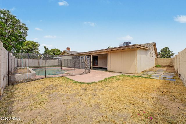 5641 W VOGEL Avenue, Glendale, AZ 85302