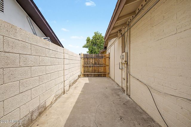 5641 W VOGEL Avenue, Glendale, AZ 85302