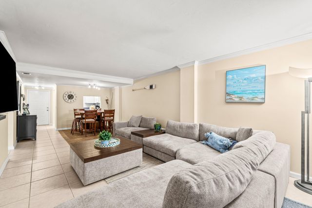 890 N Federal Highway 311, Lantana, FL 33460