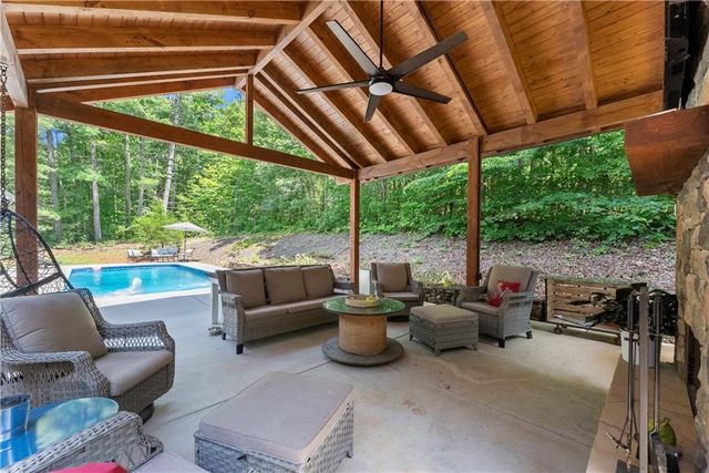 386 Stewart Lane, Clarkesville, GA 30523