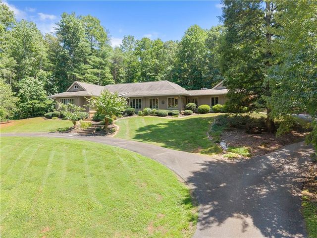 386 Stewart Lane, Clarkesville, GA 30523