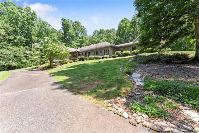 386 Stewart Lane, Clarkesville, GA 30523