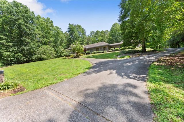 386 Stewart Lane, Clarkesville, GA 30523
