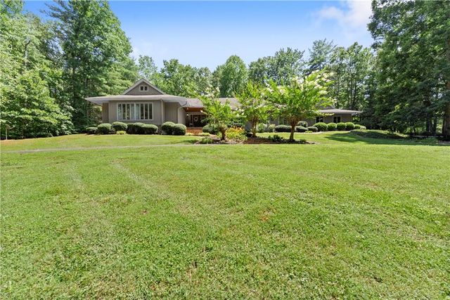 386 Stewart Lane, Clarkesville, GA 30523