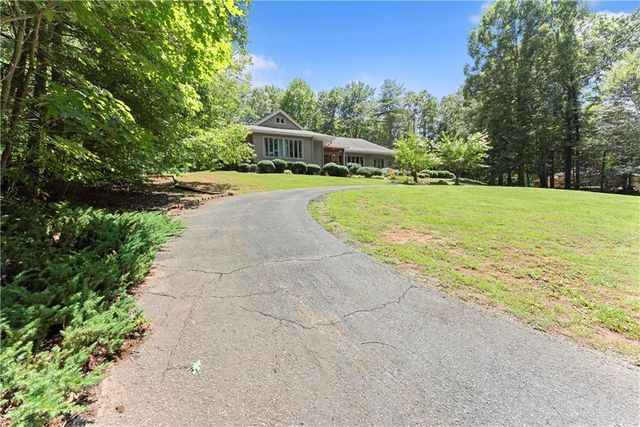 386 Stewart Lane, Clarkesville, GA 30523