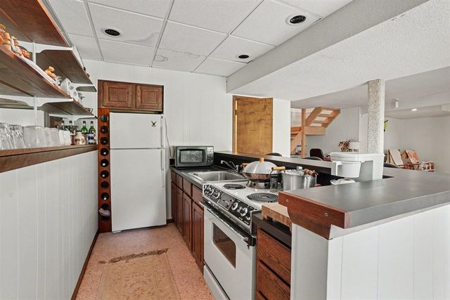 271 Fairway Court B, Plainwell, MI 49080