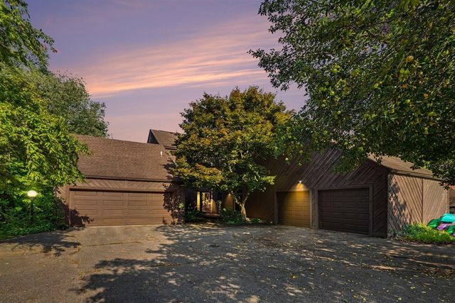271 Fairway Court B, Plainwell, MI 49080