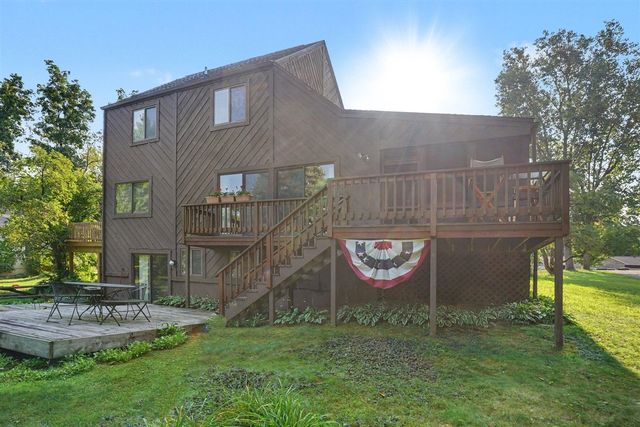 271 Fairway Court B, Plainwell, MI 49080