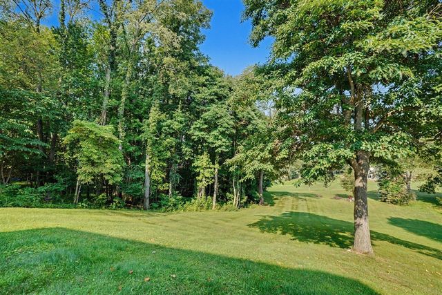 271 Fairway Court B, Plainwell, MI 49080