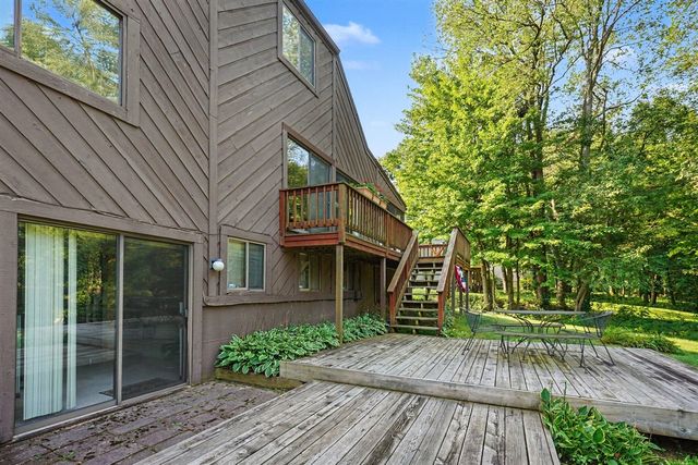 271 Fairway Court B, Plainwell, MI 49080
