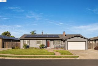 8617 Briarwood Ln, Dublin, CA 94568