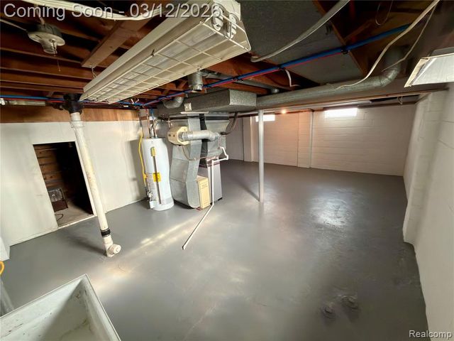 1765 Garfield Avenue, Lincoln Park, MI 48146