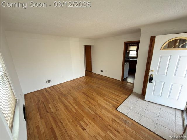 1765 Garfield Avenue, Lincoln Park, MI 48146