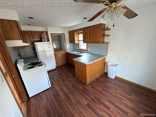 1765 Garfield Avenue, Lincoln Park, MI 48146