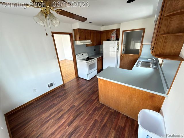 1765 Garfield Avenue, Lincoln Park, MI 48146