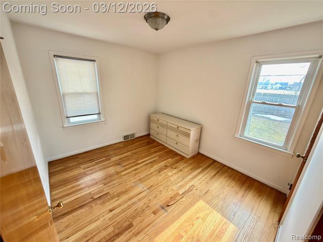 1765 Garfield Avenue, Lincoln Park, MI 48146