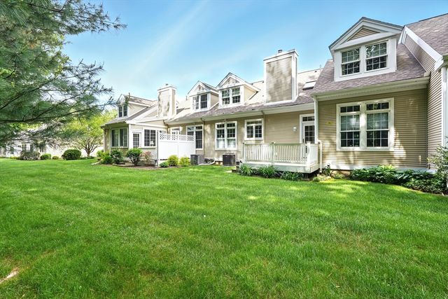 11 High Pine Cir 11, Wilbraham, MA 01095