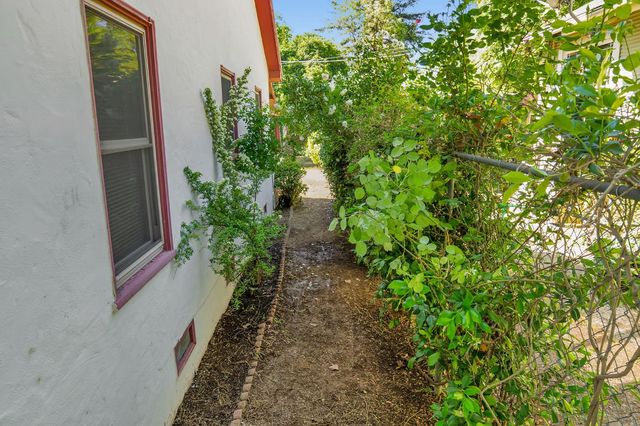 1932 Larkin Way Way, Sacramento, CA 95818