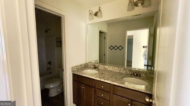 5406 Town Square Way, Flowery Branch, GA 30542