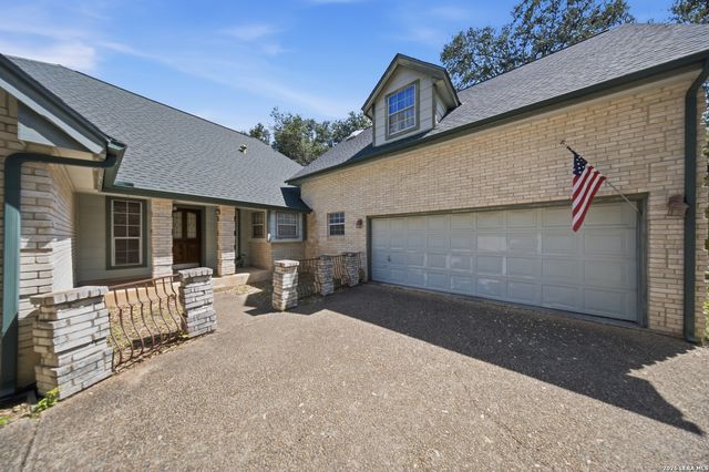 8423 Chesham, San Antonio, TX 78254