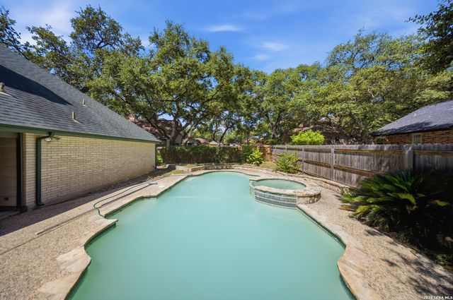 8423 Chesham, San Antonio, TX 78254
