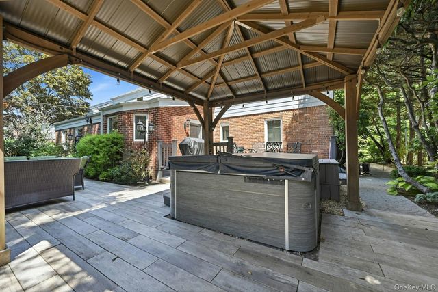 58 Reeve Road, Rockville Centre, NY 11570