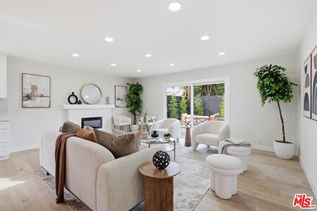 19891 Gloucester Lane, Huntington Beach, CA 92646