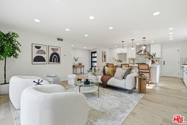 19891 Gloucester Lane, Huntington Beach, CA 92646