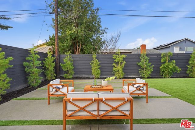 19891 Gloucester Lane, Huntington Beach, CA 92646