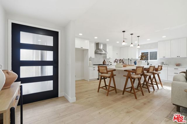 19891 Gloucester Lane, Huntington Beach, CA 92646