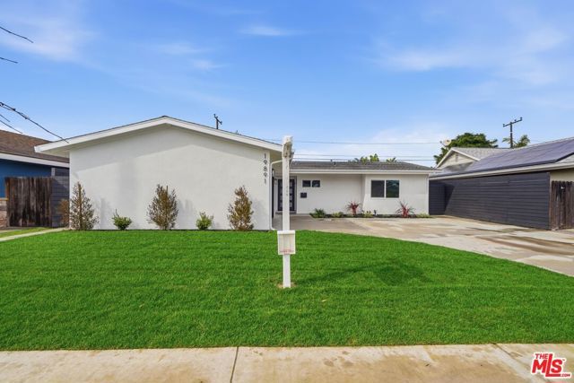 19891 Gloucester Lane, Huntington Beach, CA 92646