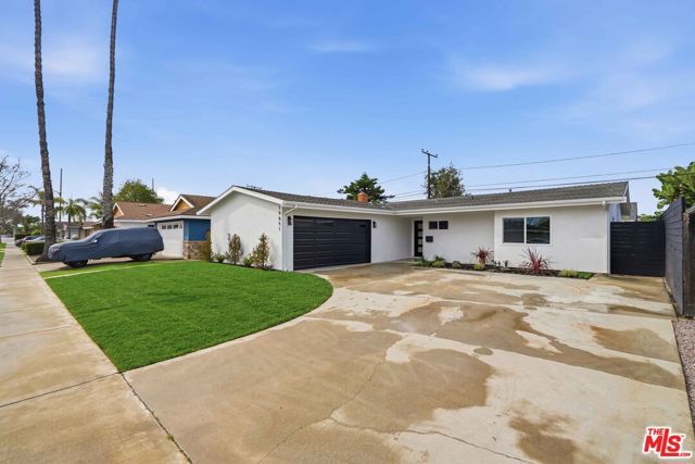 19891 Gloucester Lane, Huntington Beach, CA 92646