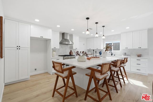 19891 Gloucester Lane, Huntington Beach, CA 92646