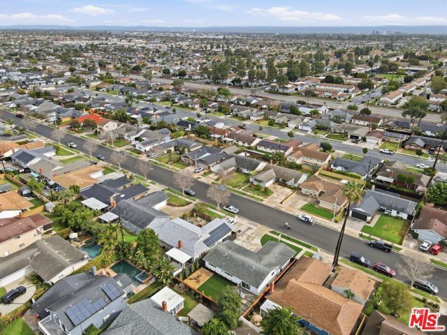 19891 Gloucester Lane, Huntington Beach, CA 92646