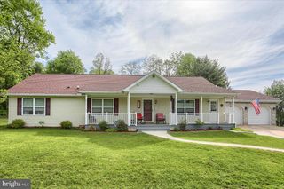 228 DOGWOOD DR, Hershey, PA 17033