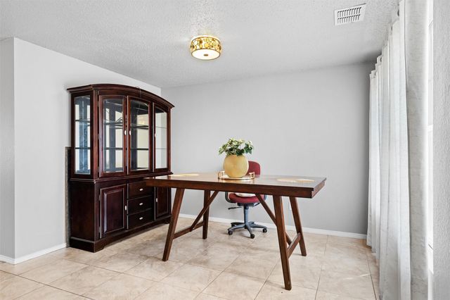 8709 Hunters Creek Drive, Fort Worth, TX 76123