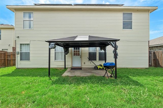 8709 Hunters Creek Drive, Fort Worth, TX 76123