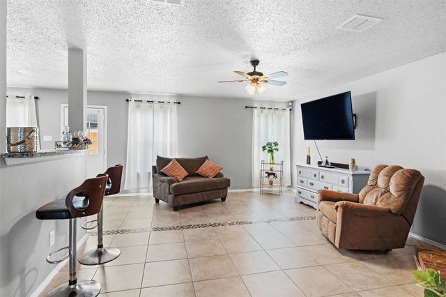 8709 Hunters Creek Drive, Fort Worth, TX 76123