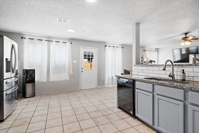 8709 Hunters Creek Drive, Fort Worth, TX 76123