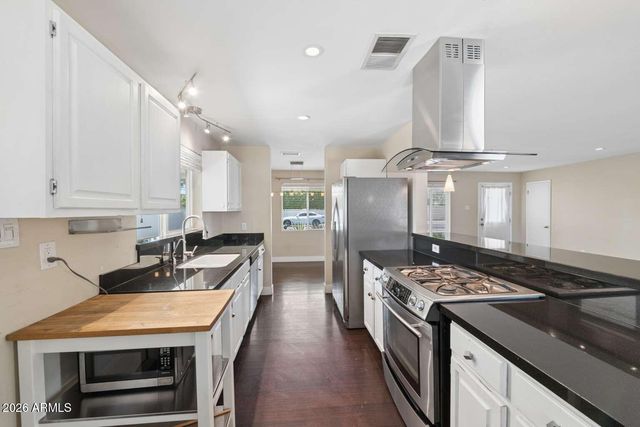 3817 N 49TH Place, Phoenix, AZ 85018