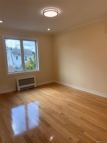 164-16 75th Road 2nd Floor, Fresh Meadows, NY 11366