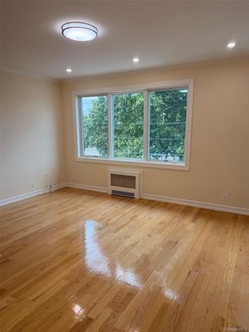 164-16 75th Road 2nd Floor, Fresh Meadows, NY 11366