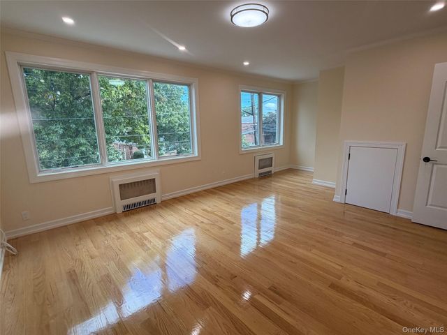 164-16 75th Road 2nd Floor, Fresh Meadows, NY 11366