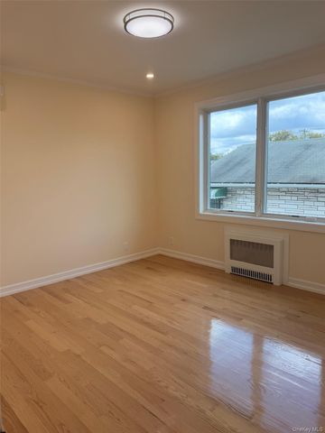 164-16 75th Road 2nd Floor, Fresh Meadows, NY 11366